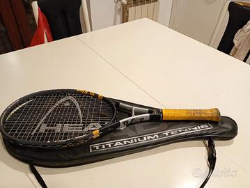 racchetta da tennis 