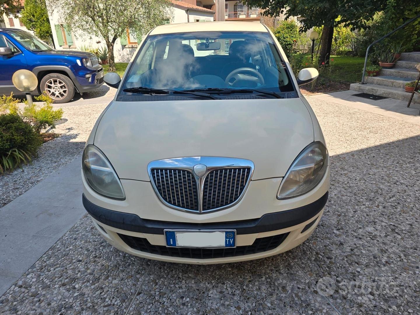 Lancia Ypsilon 2004 photo 2