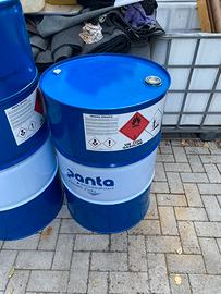 Fusti di benzina