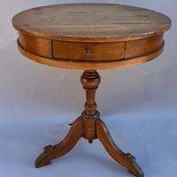 Tavolino in Legno con 3 Gambe
