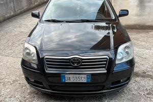 Toyota avensis 1.8 benzina cambio automatico