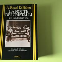 A. .Read  D. Fisher, La notte dei cristalli
