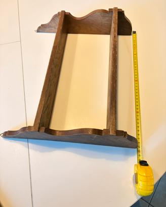 Piccola piattaia in legno anni 1970