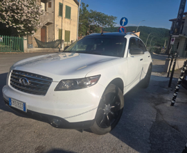 Infinity FX45 315cv versione america con tetto