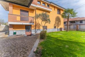 Villa di 331 m² con 5 locali e box auto doppio a S