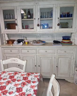 Credenza artigianale