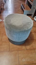 Pouf per casa rotondo grigio.
