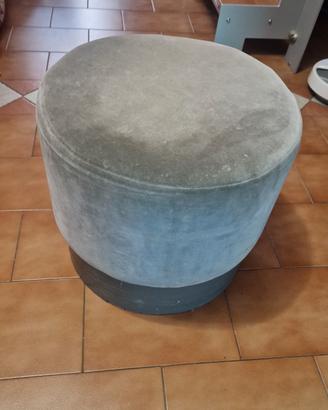 Pouf per casa rotondo grigio.
