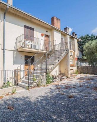 Appartamento di 96 m² con 5 locali a Mompeo