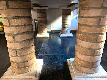 Colonne di mattoni tondi in cotto