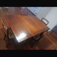 tavolo , madia e sedie