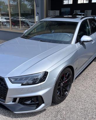 Audi A4 RS 4 Avant 2.9 TFSI quattro tiptronic