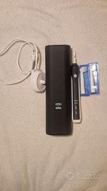 Spazzolino elettrico oral b