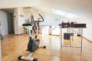 Locale multiuso in centro vista mare