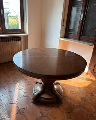 Tavolo circolare in legno