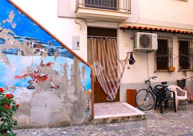 MONOLOCALE A DIAMANTE