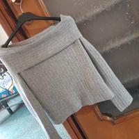 maglia nuova con spalle scoperte o con collo in su