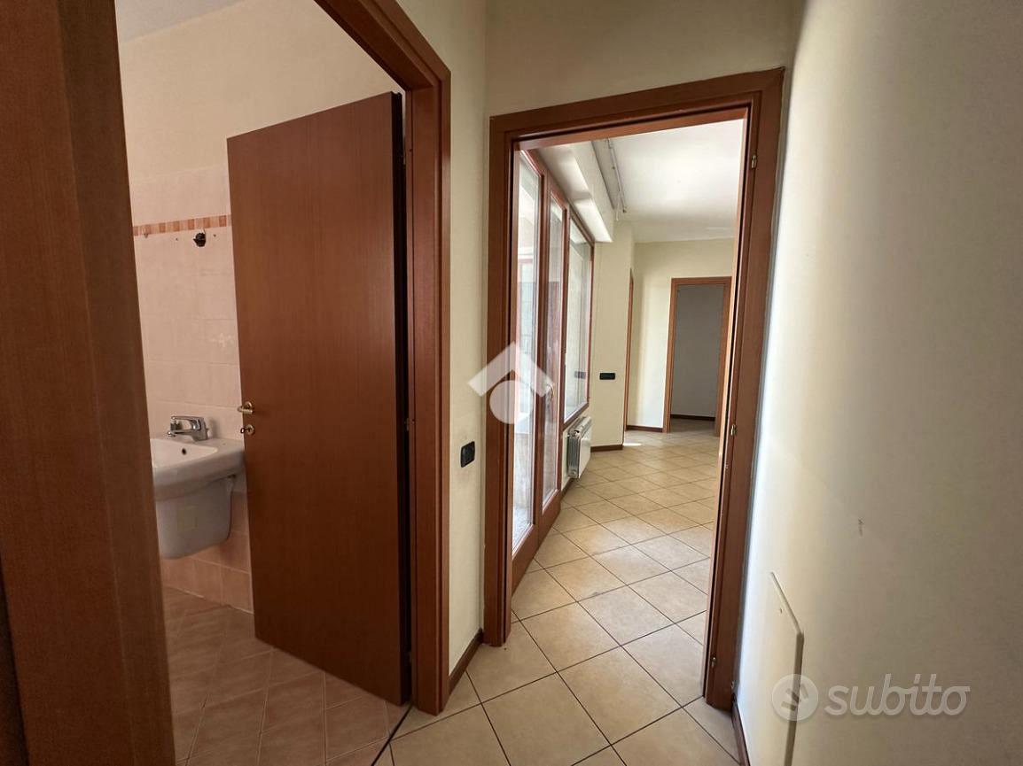 Pis, 105 m²