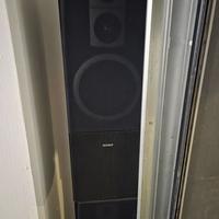 coppia di casse per stereo Sony e JBL