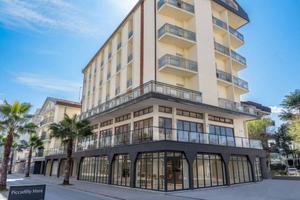 Attività / Licenza di 1000 m² con più di 5 locali 