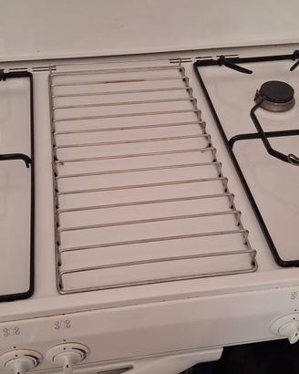 Cucina con 4 fuochi e forno €240!!