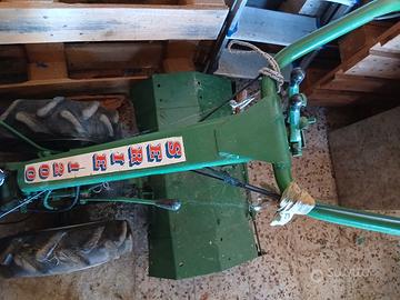 Motocoltivatore e rimorchio