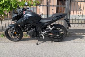 Honda CB 500 Hornet 2025