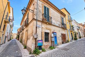 PALAZZO A GIULIANOVA