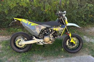 Husqvarna 701 Supermoto