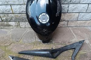 Serbatoio e fianchetti Triumph Speed Triple 1050