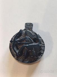 Pietra azabache per ciondolo. Segno Sagittario