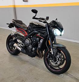 Triumph street triple R 765