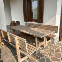 Tavolo più panchine da esterno