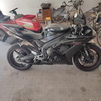Yamaha YZF R1 - 2006