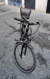 Bicicletta donna pedalata assistita 