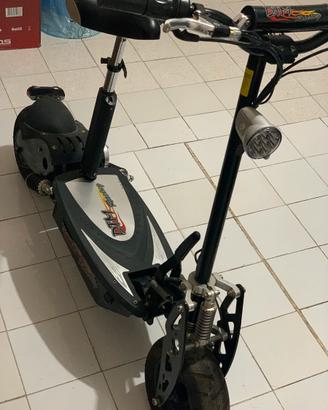 Monopattino elettrico DTM Racing – €150