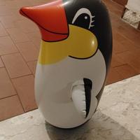 gonfiabile pinguino sempre in piedi
