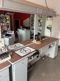 MOBILIO PER NEGOZIO DI PARRUCCHIERI