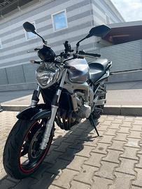 Stupenda Yamaha Fz6 2007