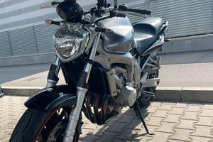 Stupenda Yamaha Fz6 2007