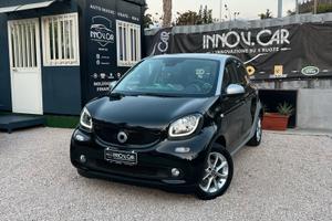 Smart ForFour 71CV TWINAMIC PASSION NAVI CAMERA