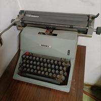 Macchina da scrivere del 1982