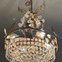 Lampadario con gocce in cristallo