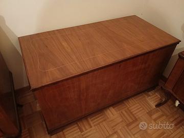 cassapanca e toilette 