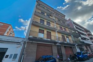 Via Palermo, comodo e luminoso appartamento
