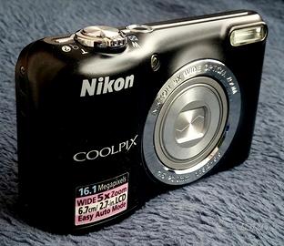 Fotocamera Nikon Coolpix L27 nera, seminuova