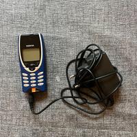 Nokia 8210 con caricabatteria originale vintage