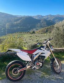 Hm Crm F 125 4t - 2011