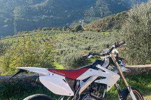 Hm Crm F 125 4t - 2011