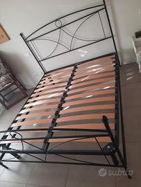 Telaio per letto matrimoniale + rete a doghe
